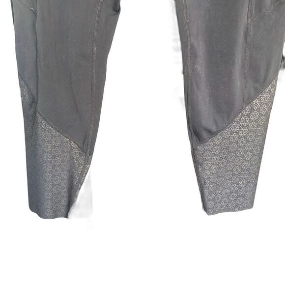 547. Zyia high rise black pocket leggings 7/8 size 12 - Picture 7 of 7